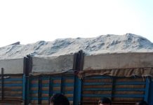 अवैध उप खनिज के परिवहन में दो ट्रक और एक ट्रैक्टर किया गया सीज