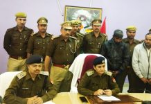 भारी मात्रा में अवैध शराब व ट्रक सहित दो गिरफ्तार