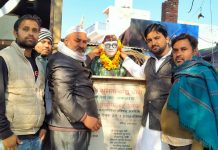 अतरौली (अलीगढ़) : समाजवादी पार्टी के विधान सभा अध्यक्ष मो रहीस खान ने नेताजी सुभाष चन्द्र बोस की जयन्ती मनाई