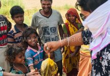 हाथरस : राष्ट्रीय हिन्दू युवा वाहिनी ने जरूरतमद लोगो को बाँटे खाने के पैकेट