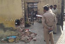 हाथरस : सासनी में कूमल लगाकर दवा की दुकान से हजारों की चोरी