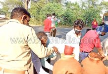 हाथरस : चिलचिलाती धूप में हाथरस पुलिस कर रही लोगों की सेवा