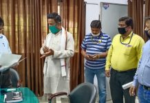 एसोसिएशन ऑफ डेमोक्रेटिक हृयूमन राइट्स द्वारा राष्ट्रीय महासचिव प्रवीन वार्ष्णेय के नेतृत्व में ज्ञापन ओसी कलेक्ट्रेट को सौंपा