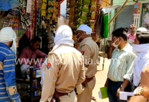 सादाबाद : एसडीएम सीओ व कोतवाल ने बाजार में भीड़ के चलते अनावश्यक वस्तुओं की दुकानों को कराया बंद|