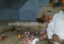 अलीगढ़ : ब्लैक मार्केटिंग कर रहे गुटखा कारोबारी के यहां पुलिस प्रशासन ने मारा छापा