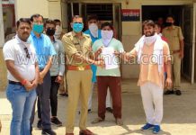 हाथरस के सिकंदराराऊ में कथा वाचक मोरारी बापू पर केस दर्ज करने के लिए हिंदूवादीयो ने दी तहरीर