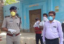 हाथरस : बरतरखास में की गई बेरिकेटिंग ,किया गया हॉटस्पॉट घोषित