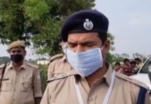 नगला बुधु में पेड़ पर लटका मिला 35 वर्षीय युवक का शव।