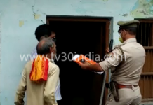 सासनी : गोदाम का ताला तोड़कर लाखों की चोरी