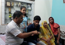 सादाबाद बी एस पब्लिक स्कूल (वाणिज्य वर्ग ) 12 वी में यश उपाध्याय ने टॉप कर गौरवान्वित किया