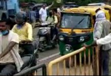 सासनी में आगरा अलीगढ़ रोड पर पेड़ गिरने से घण्टो लगा जाम