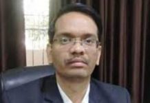 हाथरस : 2 अगस्त को मिठाई और राखी की दुकानें खुलेंगी : जिला अधिकारी प्रवीण कुमार लक्षकार