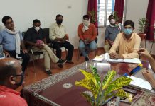 मान्यता प्राप्त विद्यालय संचालक संगठन प्रतिनिधि मंडल जिला बेसिक शिक्षा अधिकारी से मिला