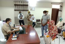 हाथरस : पुलिस अधीक्षक ने सुनी पीड़ितों की समस्याएं