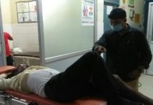 अनियंत्रित होकर बाइक खड़े ट्रक में घुसी , युवक हुआ गम्भीर घायल