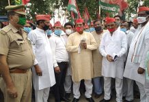 सासनी-बेरोजगारी, भ्रष्टाचार के चलते सपाईयों ने सौंपा ज्ञापन