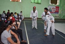 हाथरस : मिशन शक्ति अभियान के दृष्टिगत  महिलाओ -बालिकाओ को आत्मरक्षा से सम्बन्धित प्रशिक्षण दिया गया ।