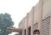 वोट डालने के लिए पहुँचे कांग्रेस जिला अध्यक्ष चन्द्र गुप्त विक्रमादित्य