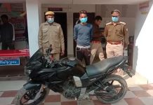 सासनी पुलिस ने एक बाइक चोर, चोरी की बाइक सहित दबोचा