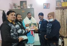 सासनी चेयरमैन ने एमएलसी मानवेन्द्र प्रताप का किया जोशीला स्वागत