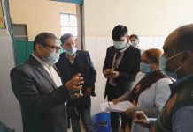 सासनी : कोरोना वैक्सीन मॉक ड्रिल का सीएमओ ने किया सीएचसी का निरीक्षण