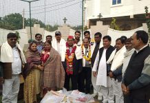 सासनी : एमएलसी जसवंत सिंह का किया पूर्व ब्लाक प्रमुख ने जोशीला स्वागत
