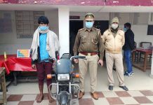 सासनी : पुलिस ने चोरी की बाइक सहित दबोचा