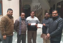 सासनी : श्रीराम मंदिर निधि संग्रह के लिए दिए 31 हजार