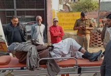 सासनी : अज्ञात कारणों के चलते खाया विषाक्त