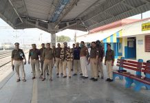 सासनी : पुलिस की मुस्तैदी से विफल रहा किसान रेलरोको आंदोलन