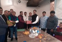 सासनी : रोटरी गवर्नर ने रोटेरियंस के साथ की समीक्षा बैठक