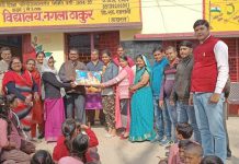 सासनी : बिटिया उर्वसी का गांव के विद्यालय में किया जोशीला स्वागत
