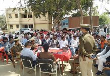 सासनी : त्यौहार और त्रिस्तरीय चुनाव को लेकर कोतवाली में हुई शांति शौहार्द की बैठक