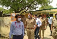 हाथरस : प्रथम चरण के मतदान को संपूर्ण संपन्न कराने के लिए पुलिस प्रशासन पूरी तरह से अलर्ट रहा
