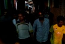 सादाबाद कोतवाली के मोहल्ला धोबियान में बीती रात दो पक्षों में जमकर विवाद हुआ