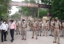 हाथरस : शशी चौधरी और सीमा उपाध्याय ने जिला पंचायत अध्यक्ष पद के चुनाव के लिए किया नामांकन