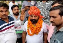 हाथरस : उपजा प्रतिनिधियो के साथ जनपद हाथरस द्वारा पद यात्रा निकालने वाले पत्रकारों का किया गया स्वागत