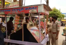 सादाबाद : पुलिस ने अतिक्रमण करने वाले दुकानदारों के काटे चालान