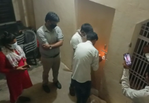 सादाबाद : राशन के चावल की कालावजारी की शिकायत पर एसडीएम ने मारा छापा