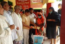 सादाबाद : प्रधानमंत्री गरीब कल्याण योजना के अंतर्गत राशन वितरण किया गया