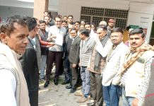 सिकंदराराऊ : बार काउंसिल ऑफ उत्तर प्रदेश के आह्वान पर सिविल बार एसोसिएशन ने उपजिलाधिकारी को सौंपा ज्ञापन