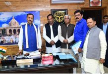 अखिल भारतीय पंचायत परिषद के प्रदेश अध्यक्ष अशोक जादौन ग्राम प्रधानों की समस्याओं को लेकर प्रदेश के डिप्टी सीएम केशव प्रसाद मौर्य से मिले