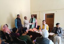 हाथरस जंक्शन स्थित पंचायत घर पर मंडल कार्य समिति की एक बैठक आयोजित की गई जिसमें मुख्य अतिथि भाजपा जिला अध्यक्ष गौरव आर्य रहे