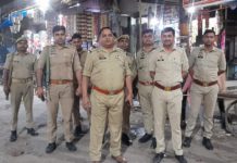 सिकंदराराऊ : पुलिस एवं पीएसी ने किया सिकंदराराऊ में फ्लैग मार्च