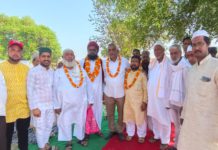 मुरसान :  ईदगाह पर नवाज संपन्न हुई