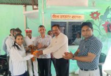 उप जिलाधिकारी सादाबाद व नायब तहसीलदार  शिवाय इंटर कॉलेज पहुंचे उन्होंने छात्रा के साथ साथ मेधावी छात्र छात्राओं का सम्मान किया