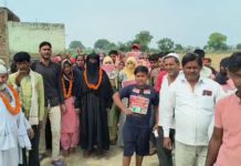 सादाबाद : रिहाना चौधरी द्वारा जनसंपर्क किया गया