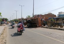 सादाबाद  : ट्रैक्टर ट्रॉलीओं का उपयोग कृषि क्षेत्र के अलावा व्यवसायिक में किया गया