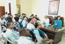 पालिकाध्यक्ष एवं पूर्व सांसद ने अपने कार्यालय पर मन की बात कार्यक्रम को सुना