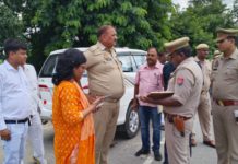 सिकंदराराऊ :डीएम तथा एसपी ने कावड़ियों के आवागमन मार्ग का निरीक्षण कर लिया सुरक्षा का जायजा